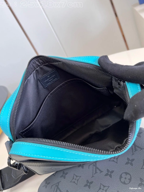 LOUIS MESSENGER TRIO VUITTON 0309